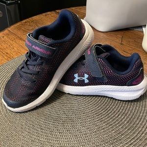 Under armour kids shoes size 13Y